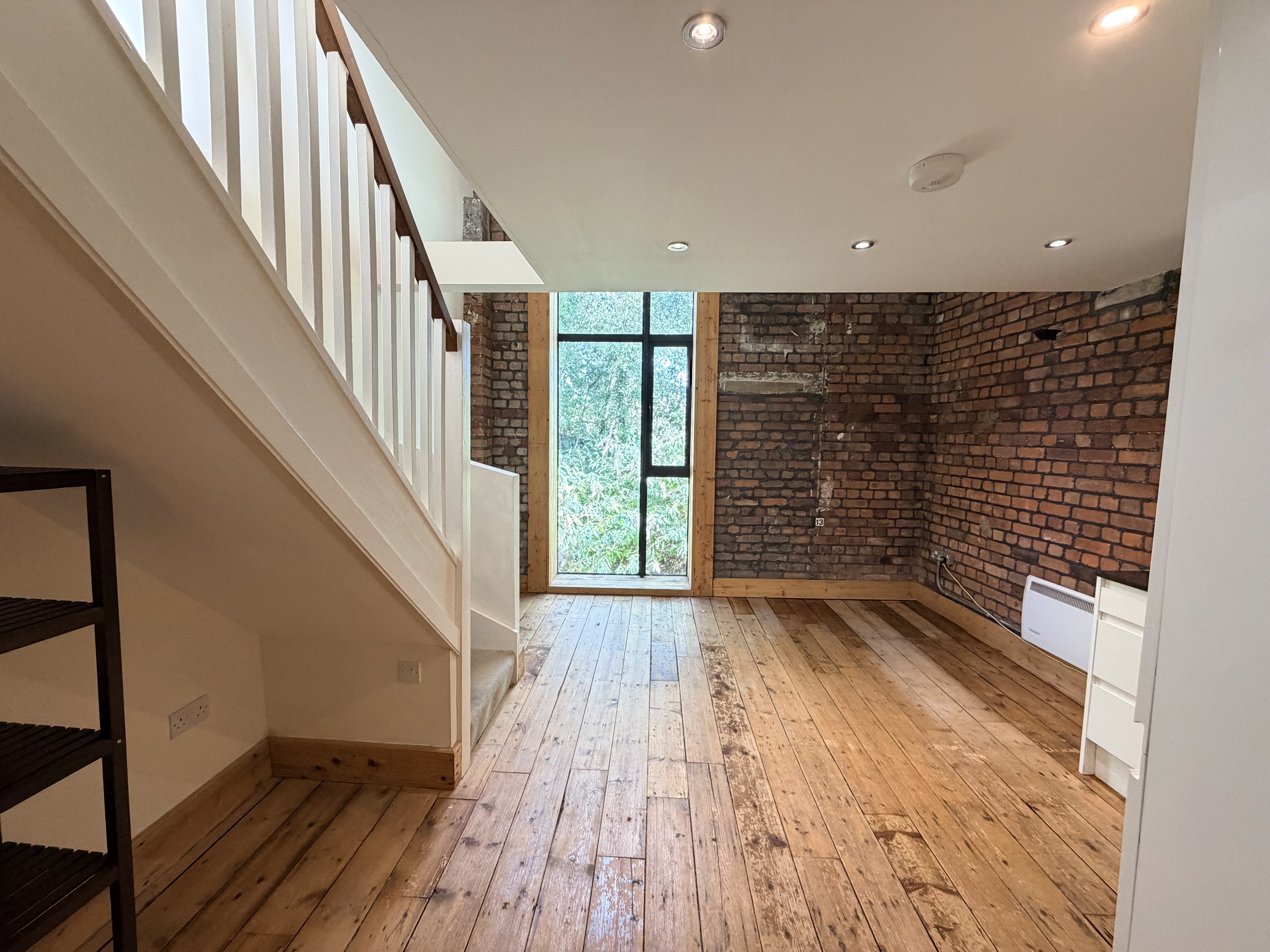 Flat Pendyris Street in Cardiff
