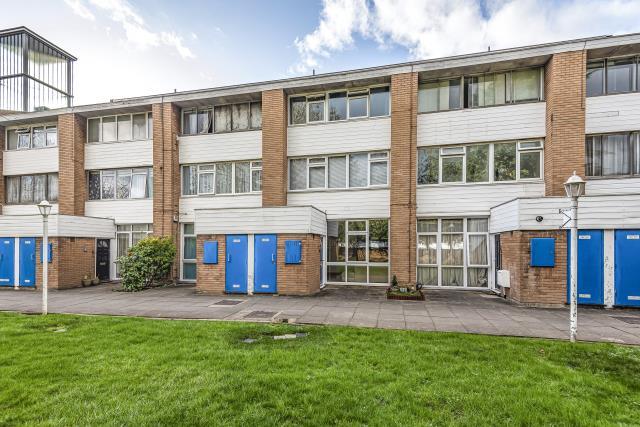 Flat Farnham Road in Slough
