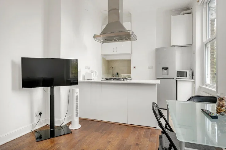Flat Fernhead Road in City of Westminster