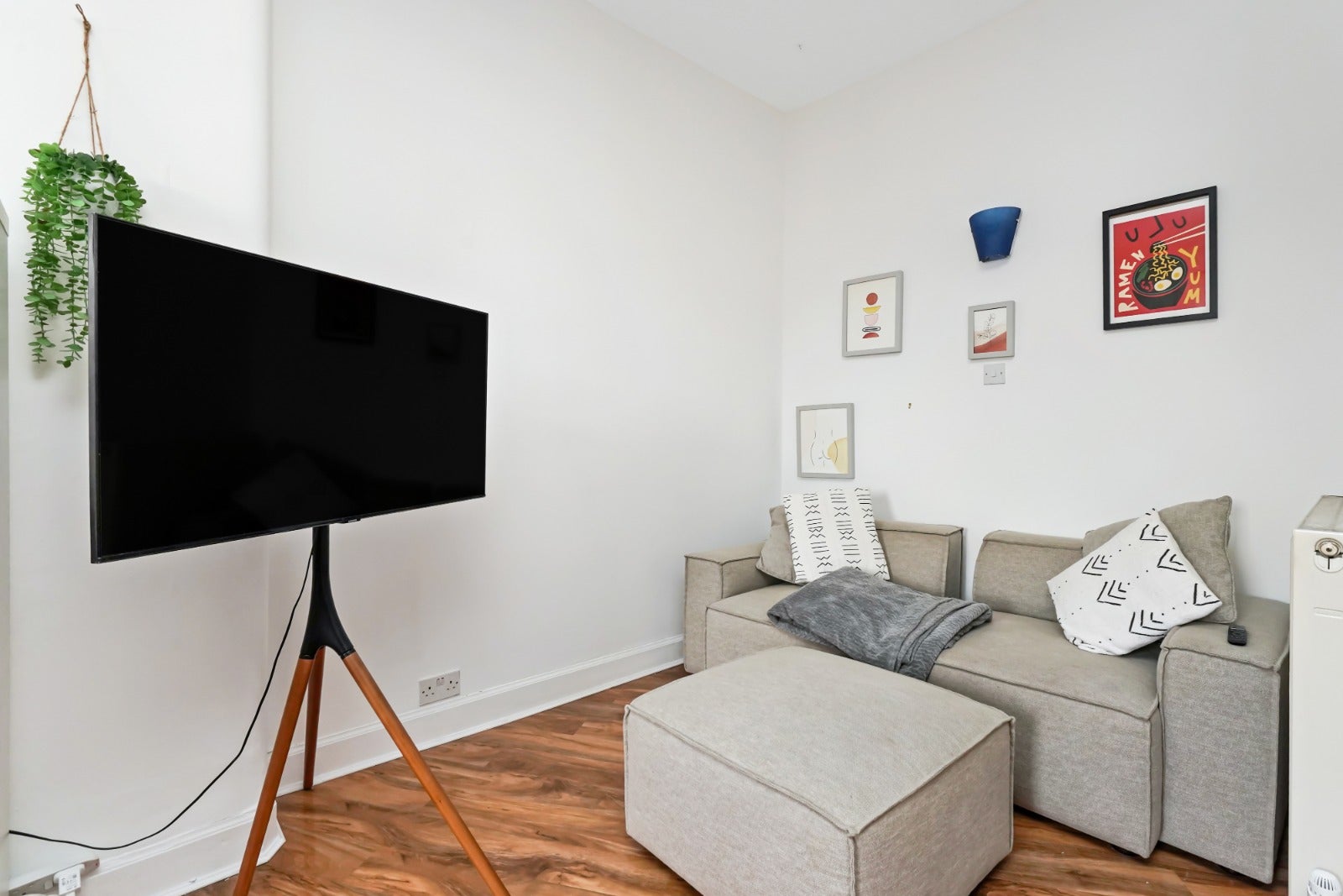 Flat Albion Road in City of Edinburgh