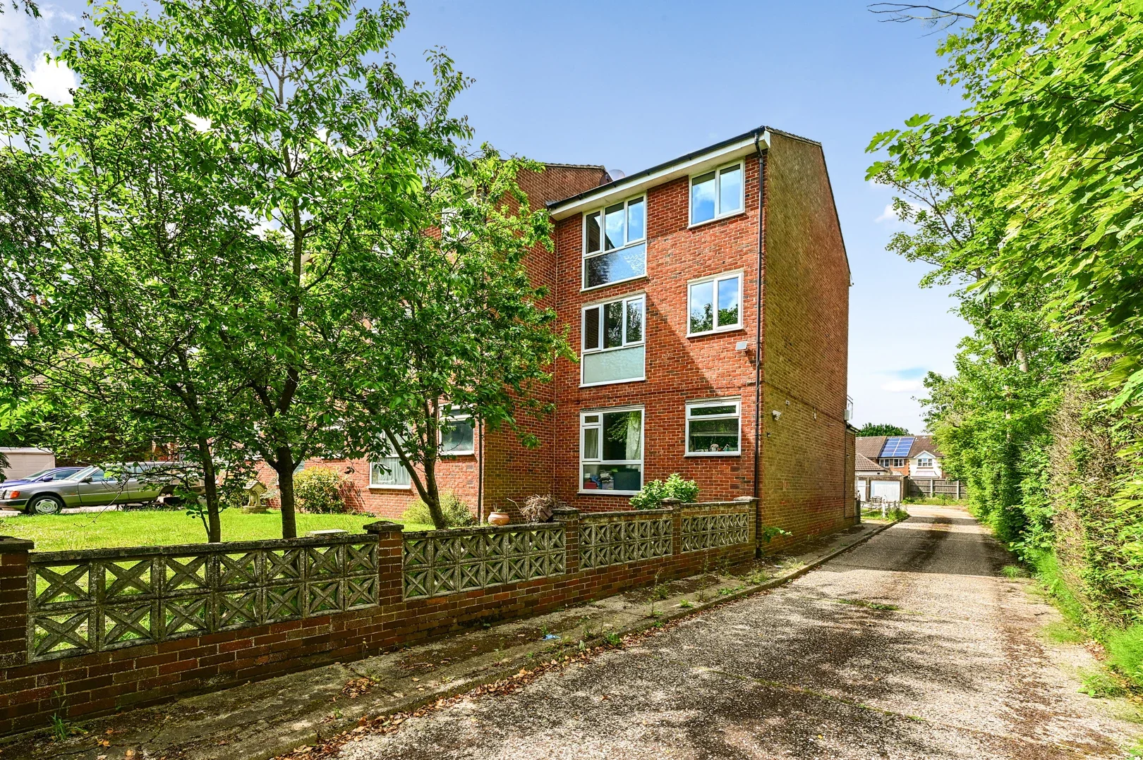 Flat Lynchford Road in Rushmoor