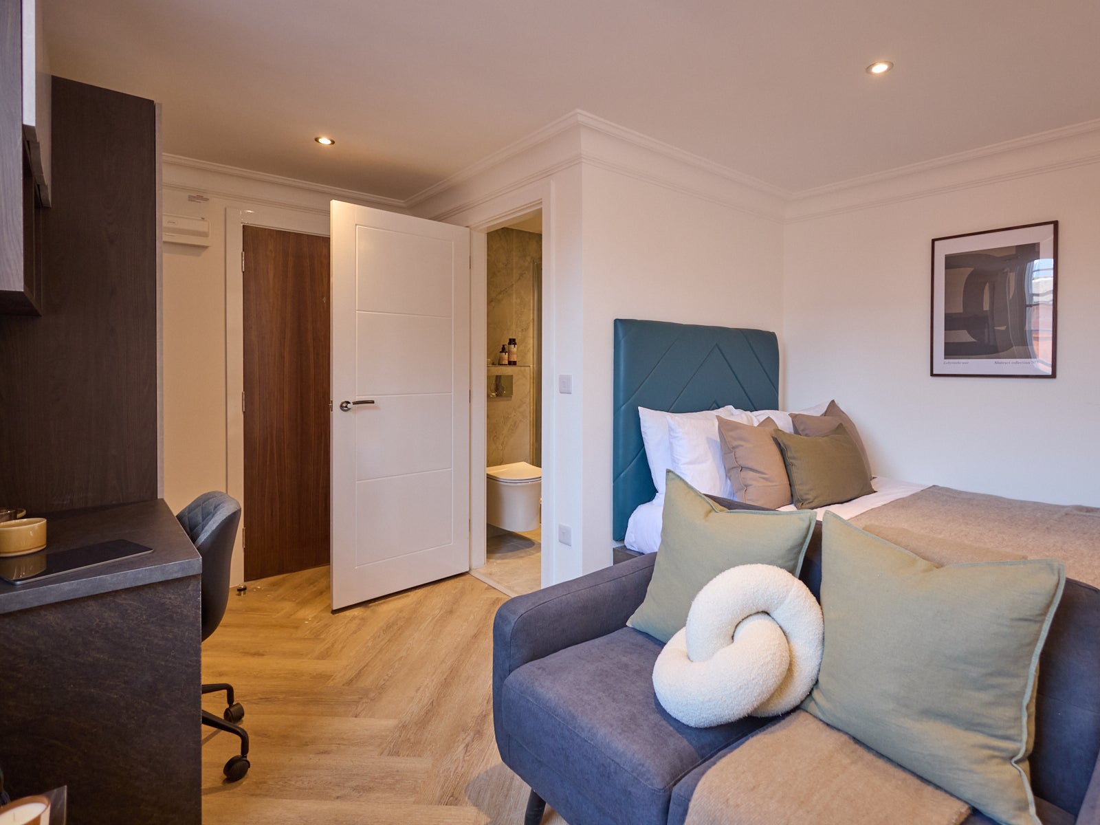 Flat Cookridge Street in Leeds
