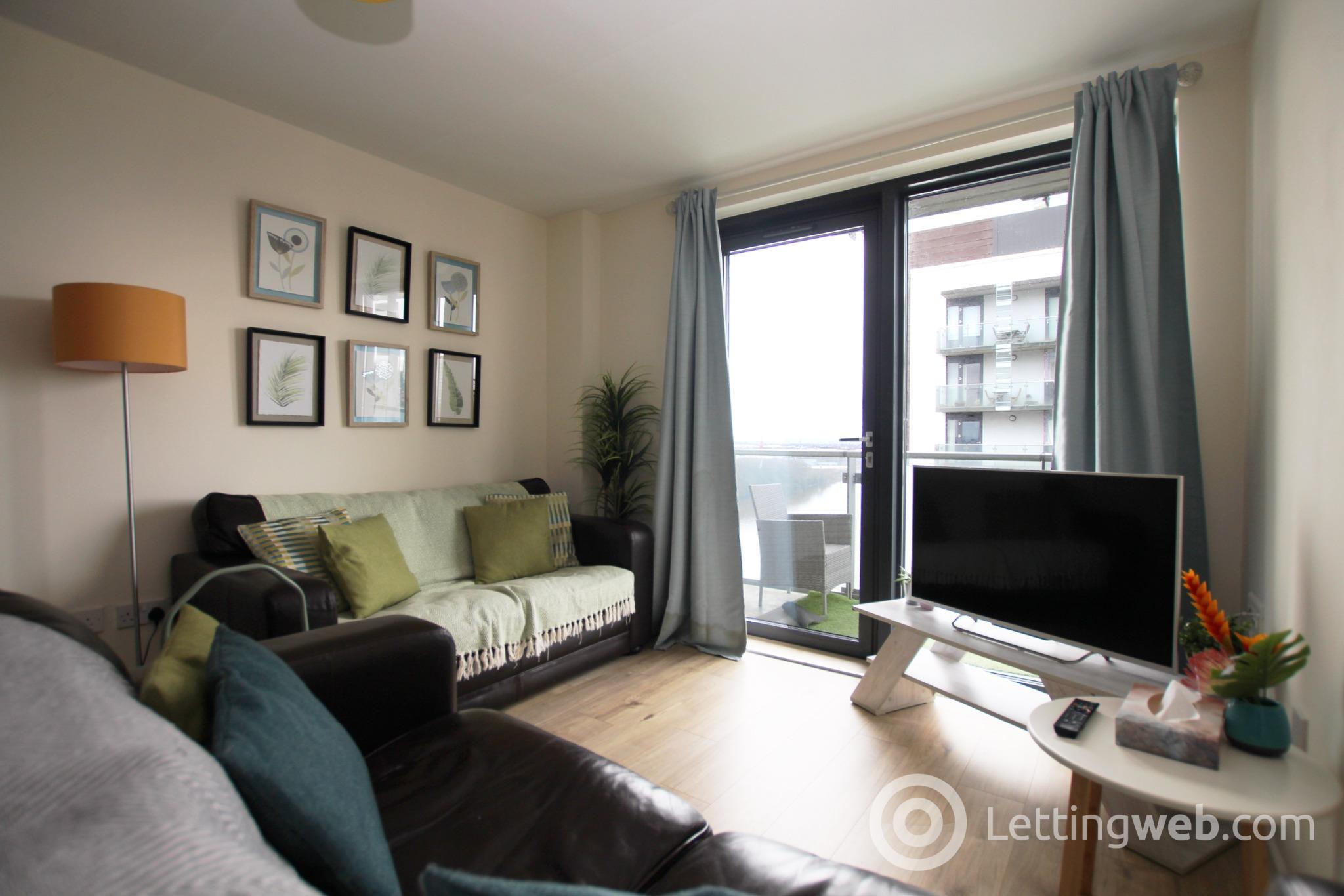 Flat Castlebank Place in Glasgow