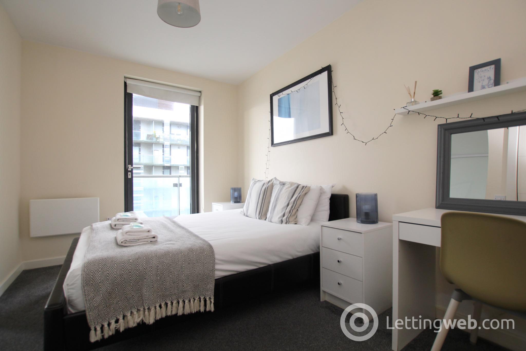 Flat Castlebank Place in Glasgow