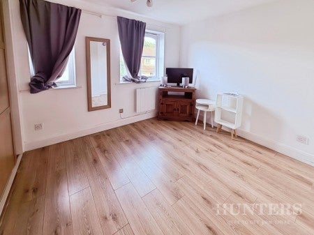 Flat Philips Close in Greater London