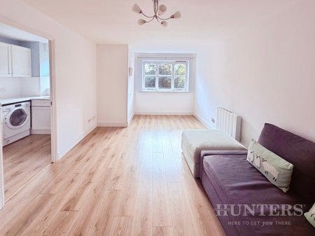 Flat Philips Close in Greater London