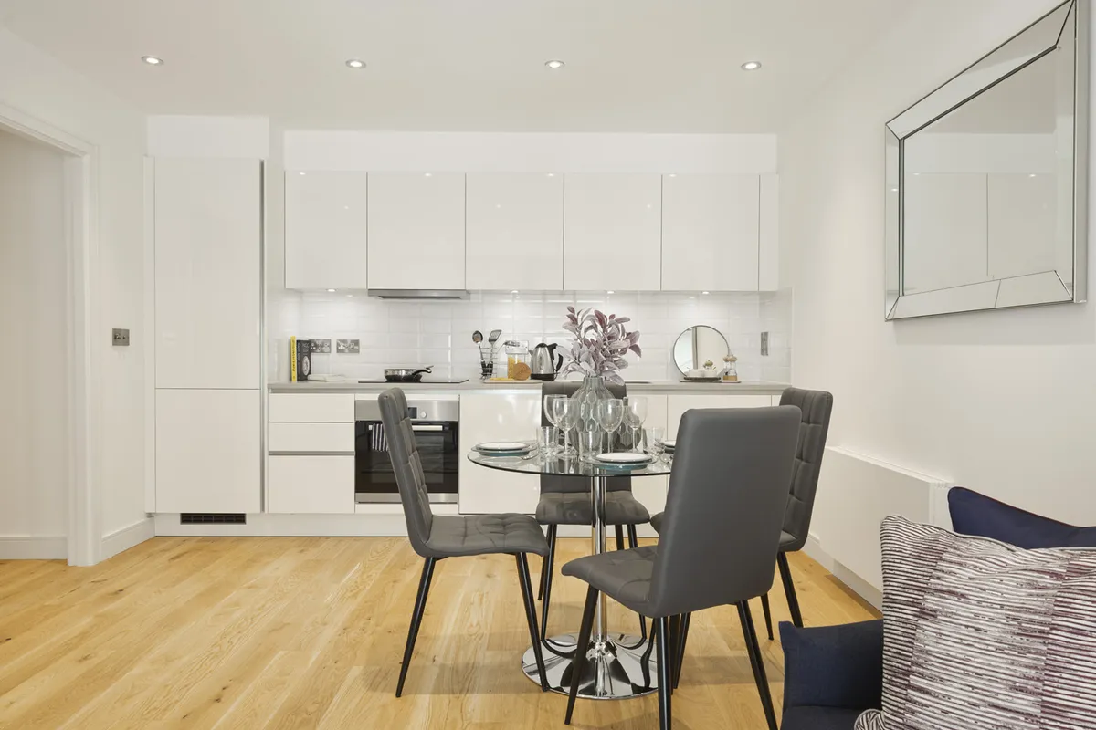 Flat Curtis Lane in Greater London