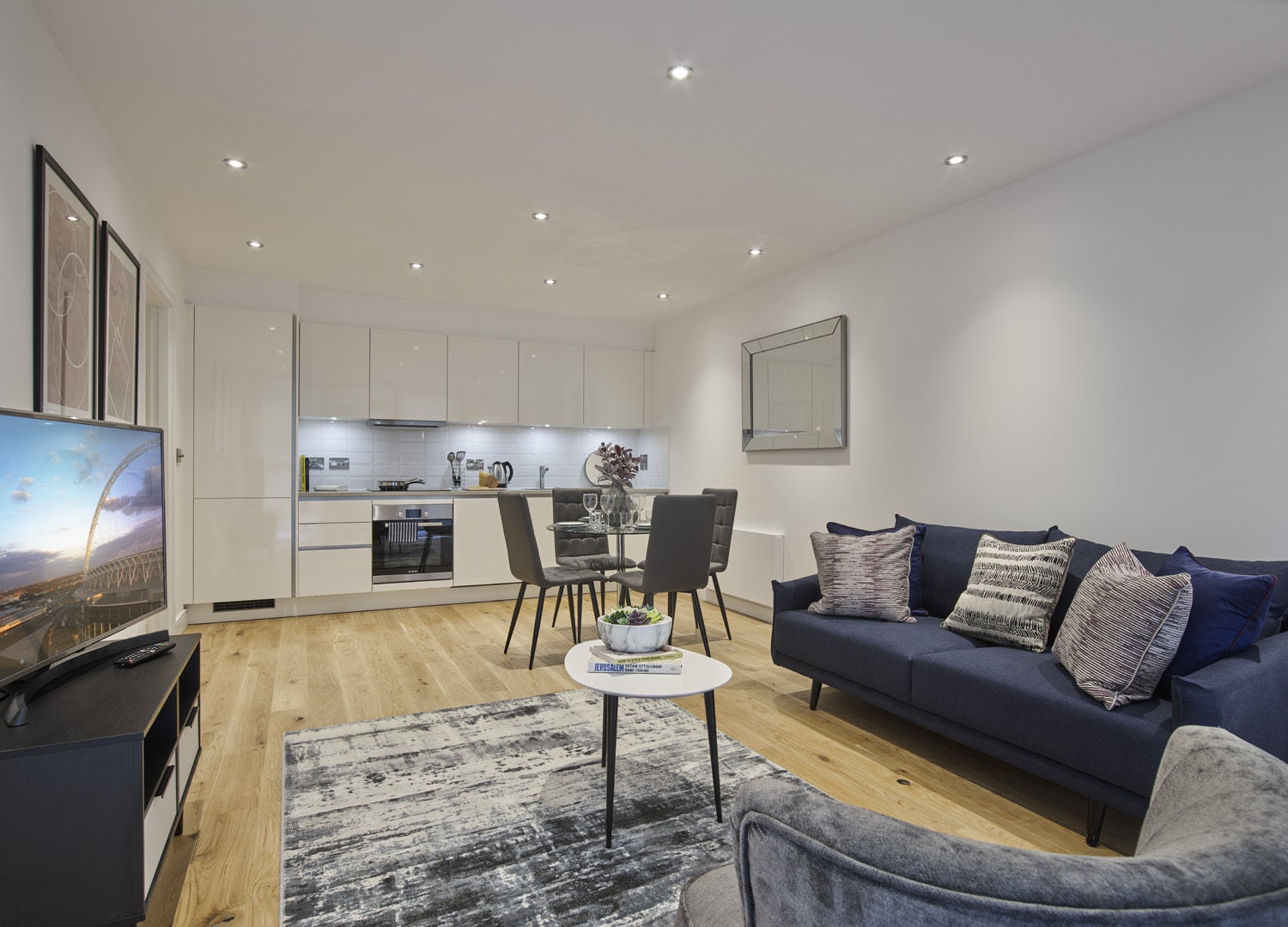Flat Curtis Lane in Greater London
