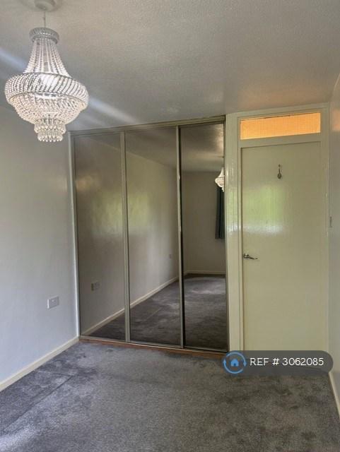 Flat Puttocks Close in Chichester