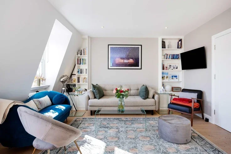 Flat Sinclair Road in Greater London