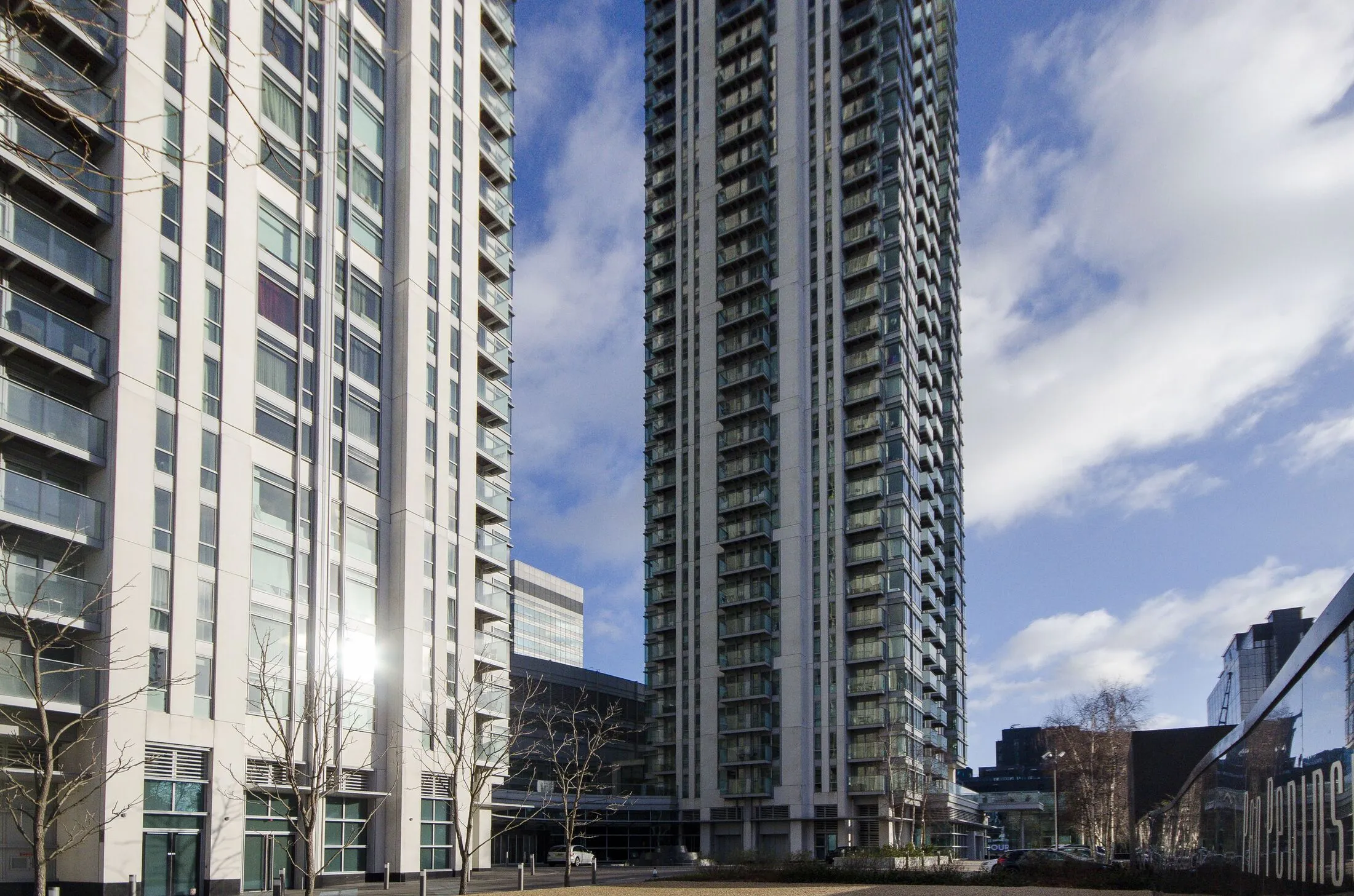 Flat Marsh Wall in Greater London