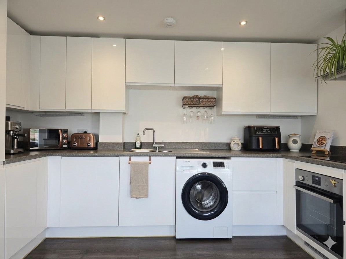 Flat Hillingdon Street in Greater London