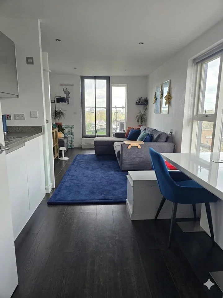 Flat Hillingdon Street in Greater London