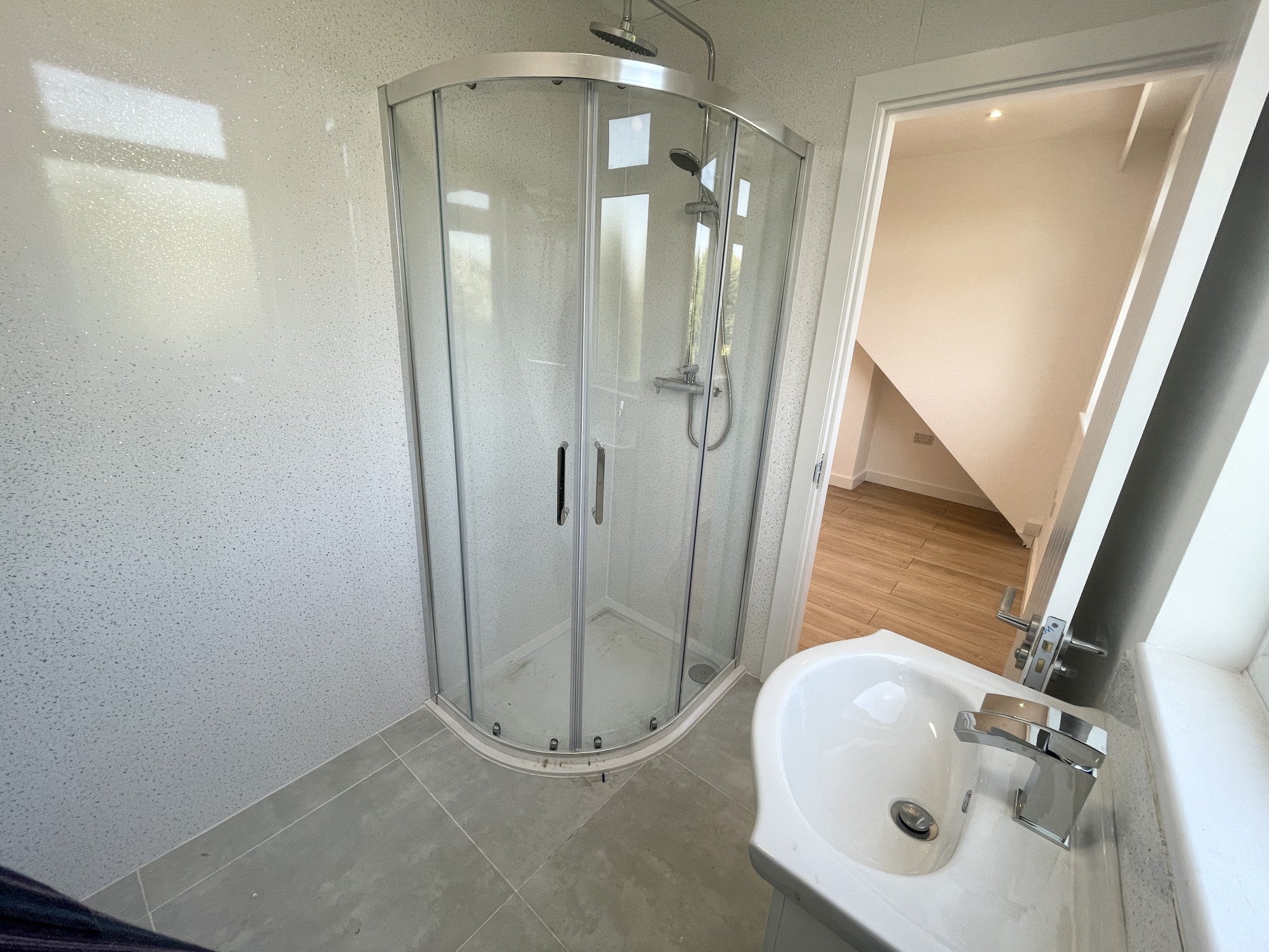 Room Blenheim Road in Greater London