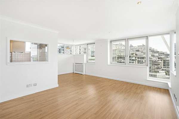 Flat Riverside Plaza in Greater London