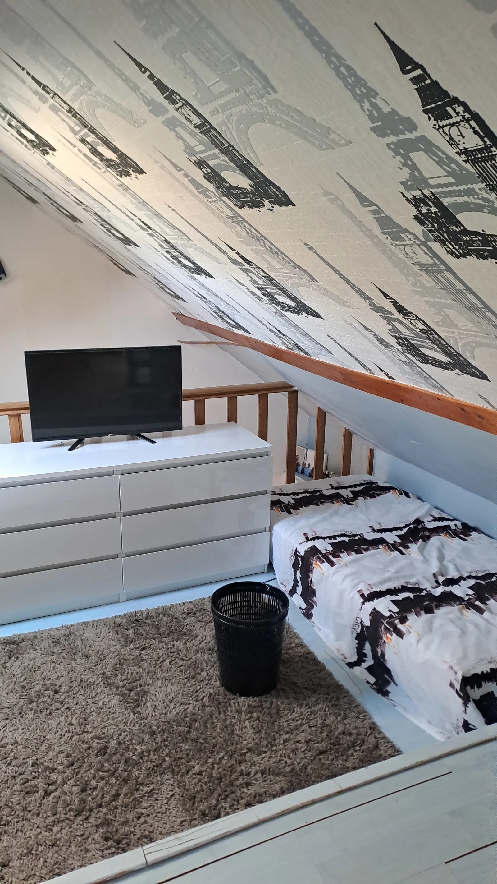Room Rue de Larchant in Saint-Pierre-lès-Nemours
