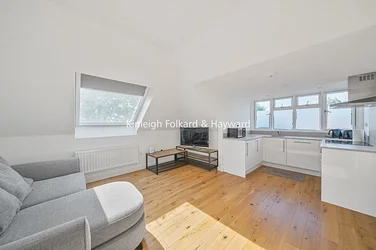 Flat Grand Drive in Greater London