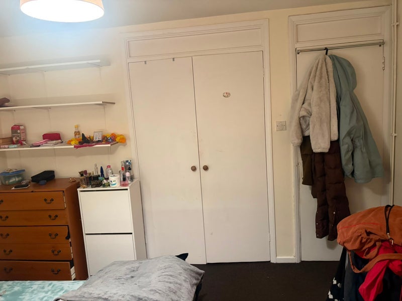 Room Maskell Road in Greater London
