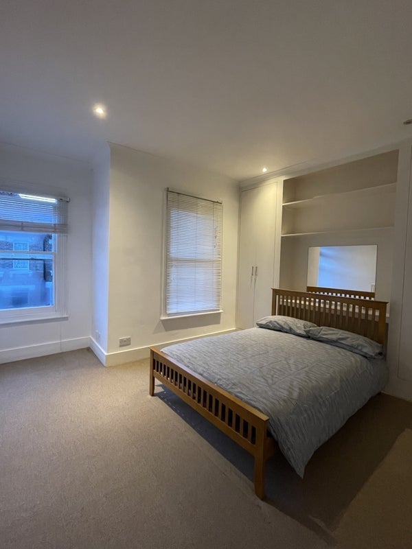 Room Marne Street in City of Westminster