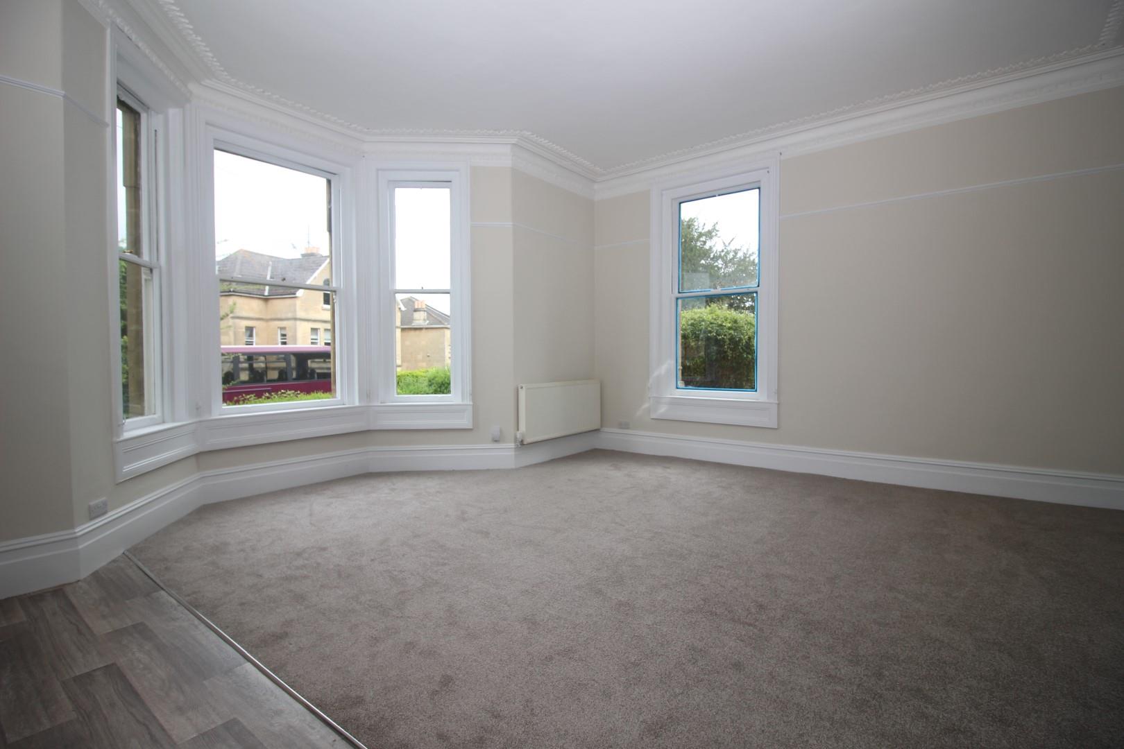 Flat Upper Oldfield Park in Bath