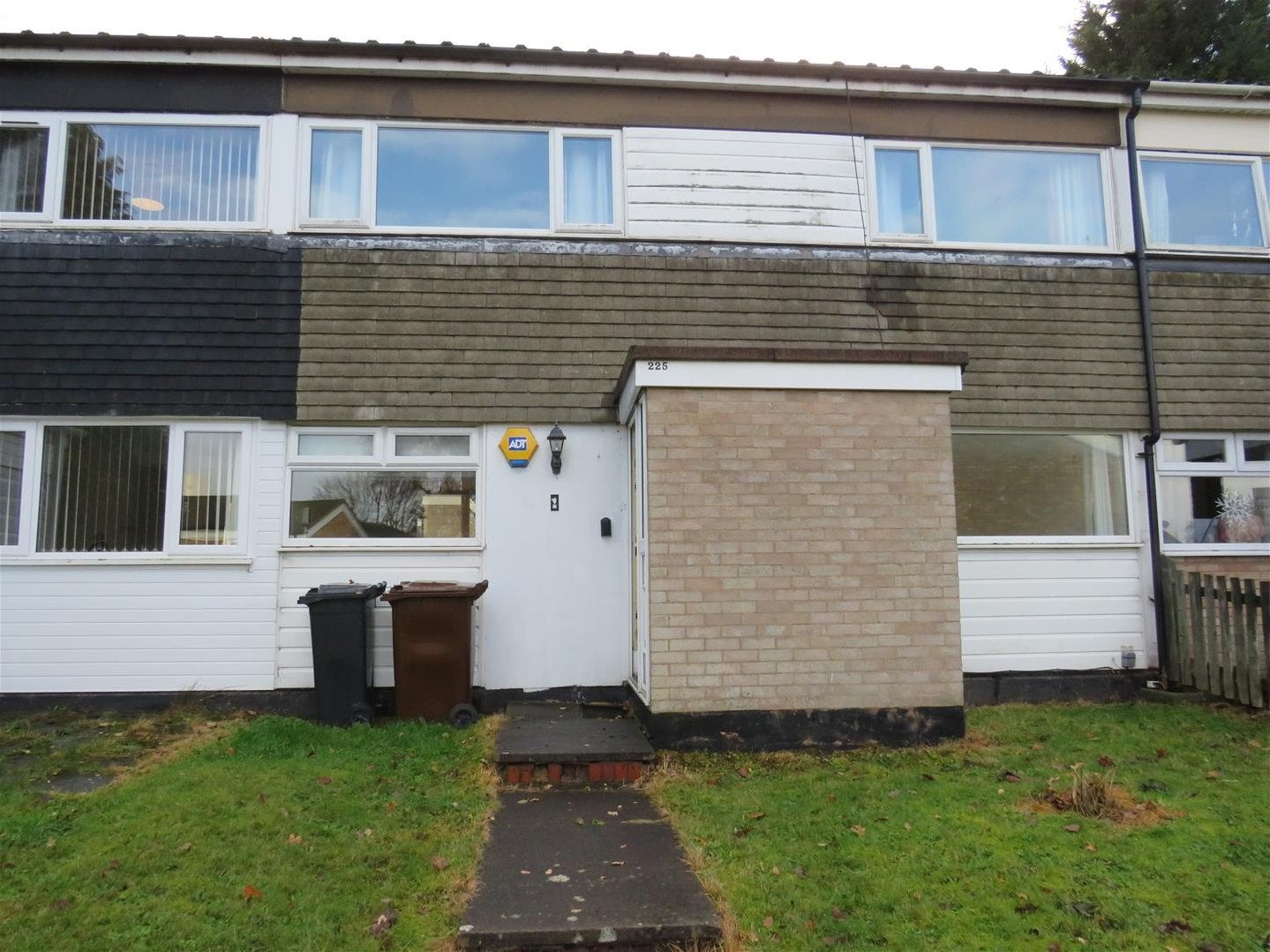 House Piccadilly Close in Chelmsley Wood