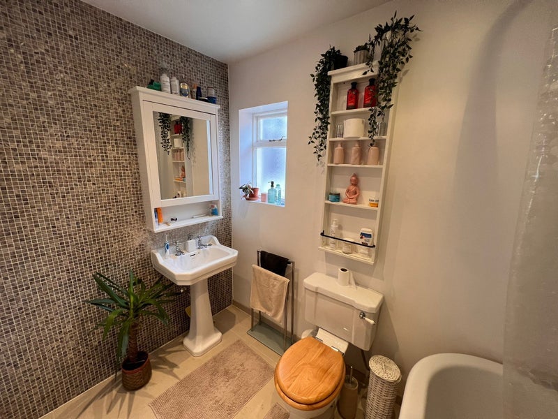Room Rowallan Road in Greater London
