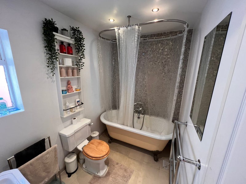 Room Rowallan Road in Greater London
