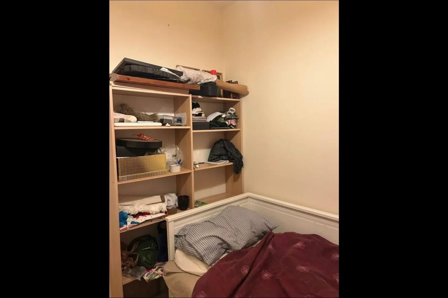 Room Esk Road in Greater London
