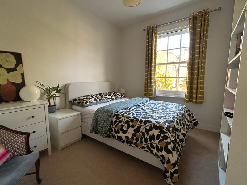 Room Reform Street in Greater London