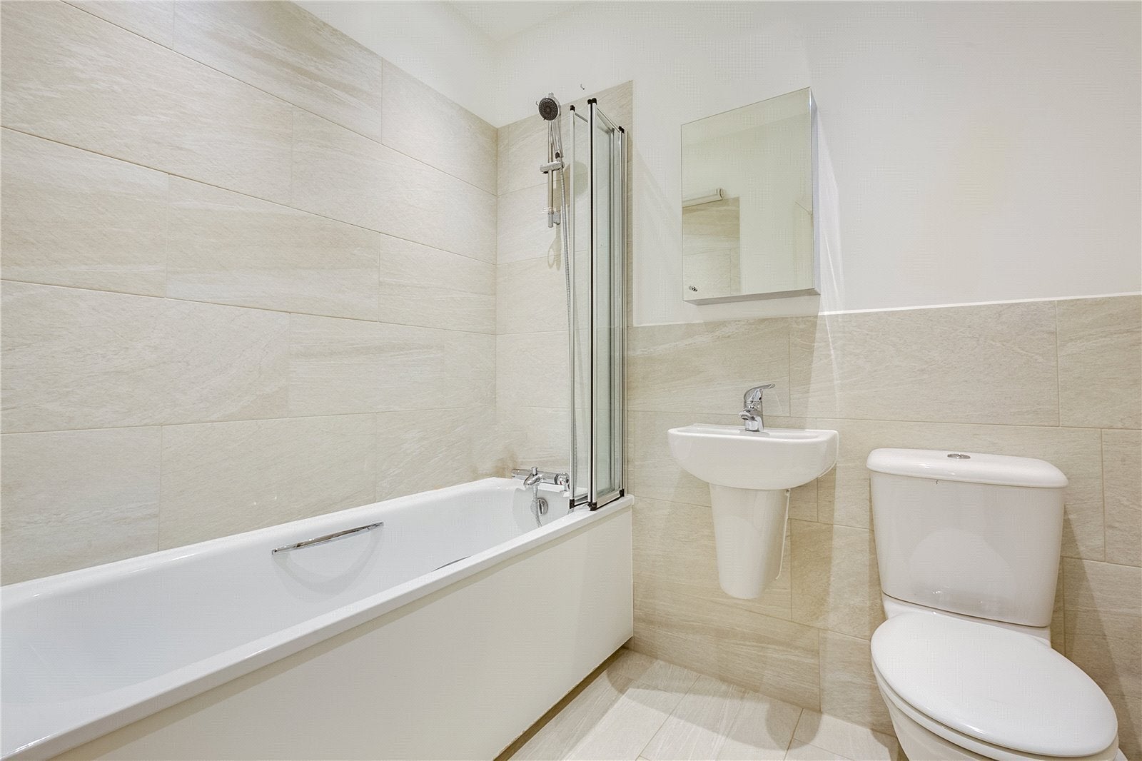 Flat Upper Richmond Road West in Greater London