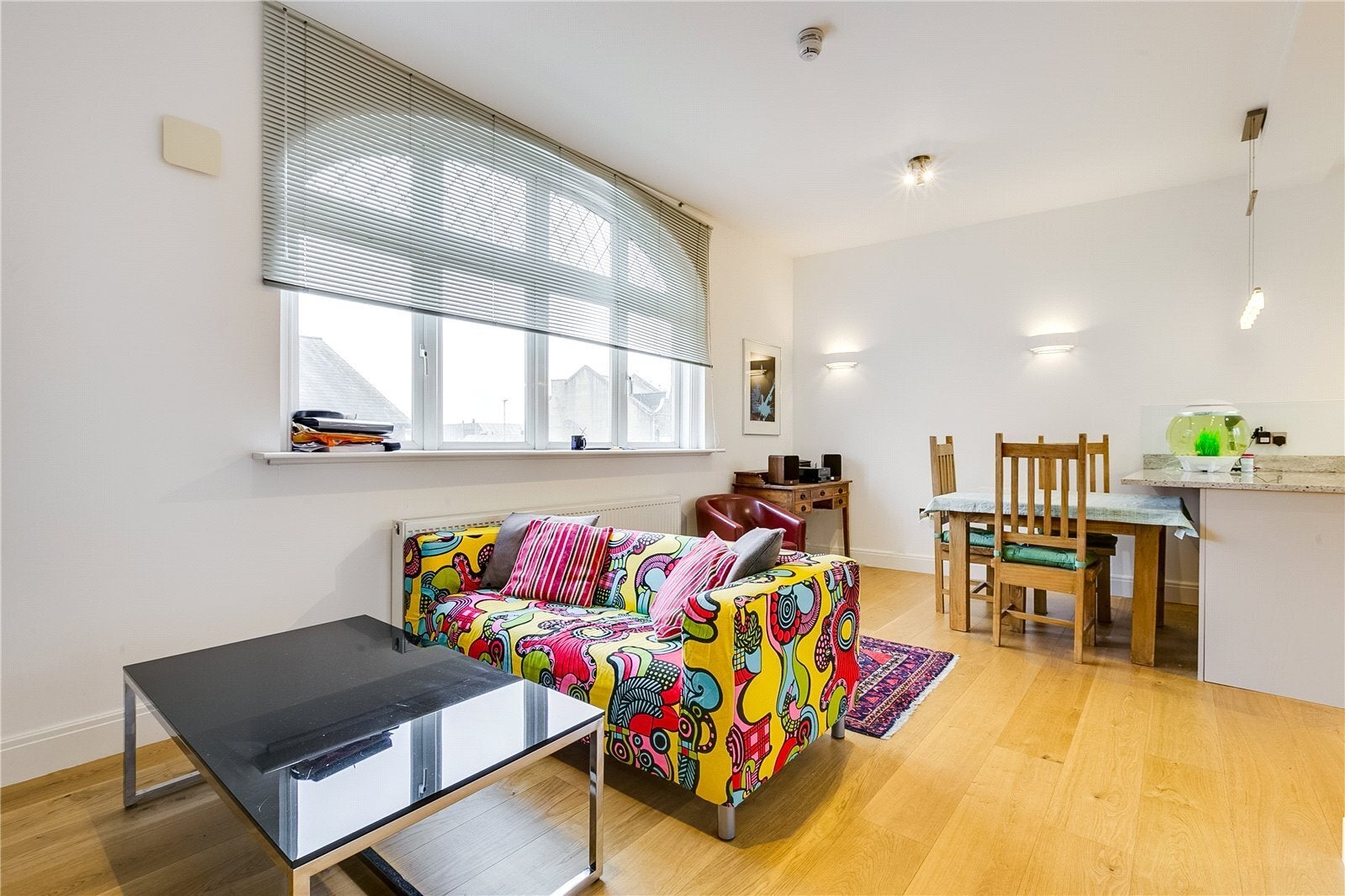 Flat Upper Richmond Road West in Greater London