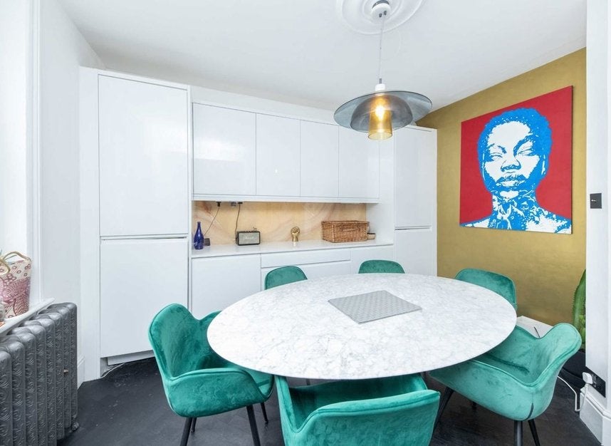 Flat Stanwick Road in Greater London