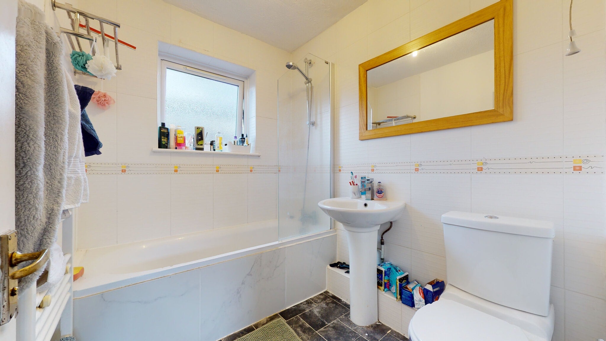 Flat Barnfield Place in Greater London