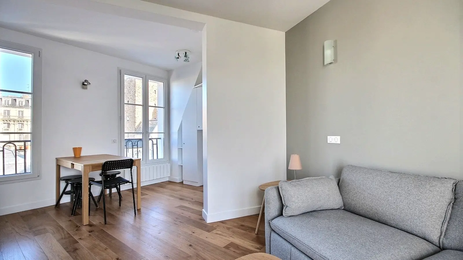 Appartement Rue Joseph de Maistre à Paris