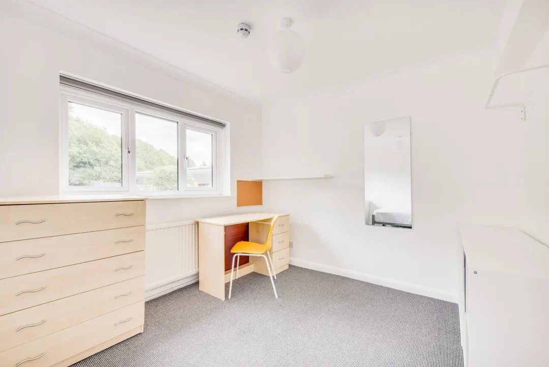 Room Regency Place in Canterbury