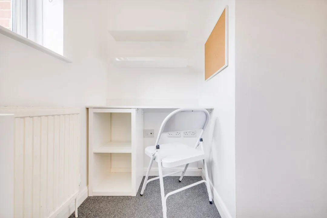 Room Regency Place in Canterbury