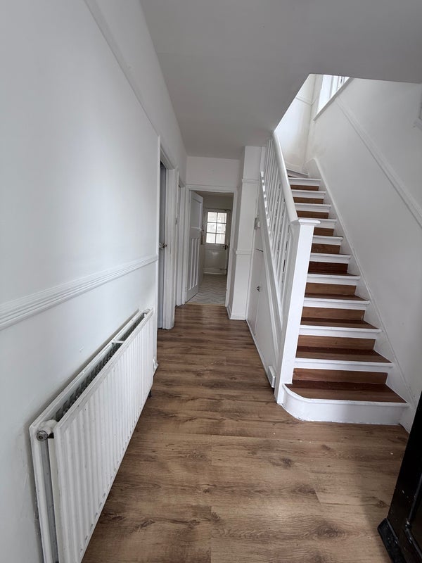 Room Brockenhurst Way in Greater London