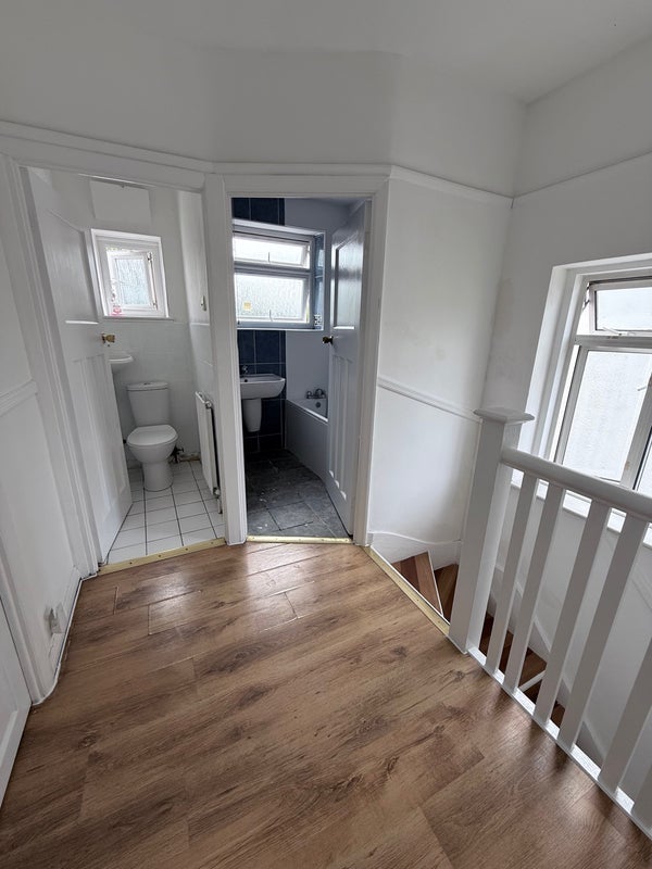Room Brockenhurst Way in Greater London