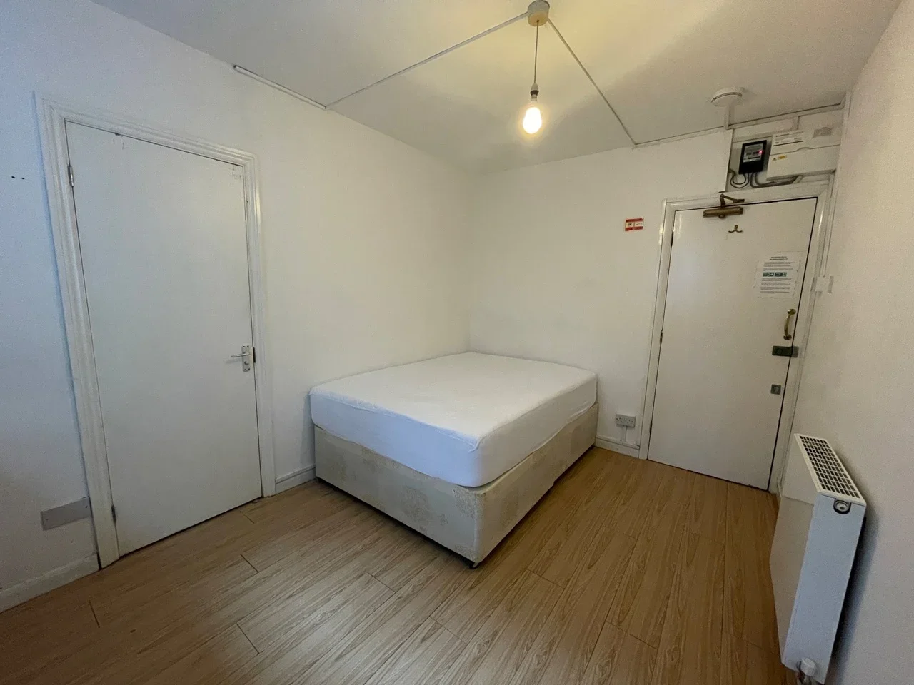 Flat Jackson Road in Greater London
