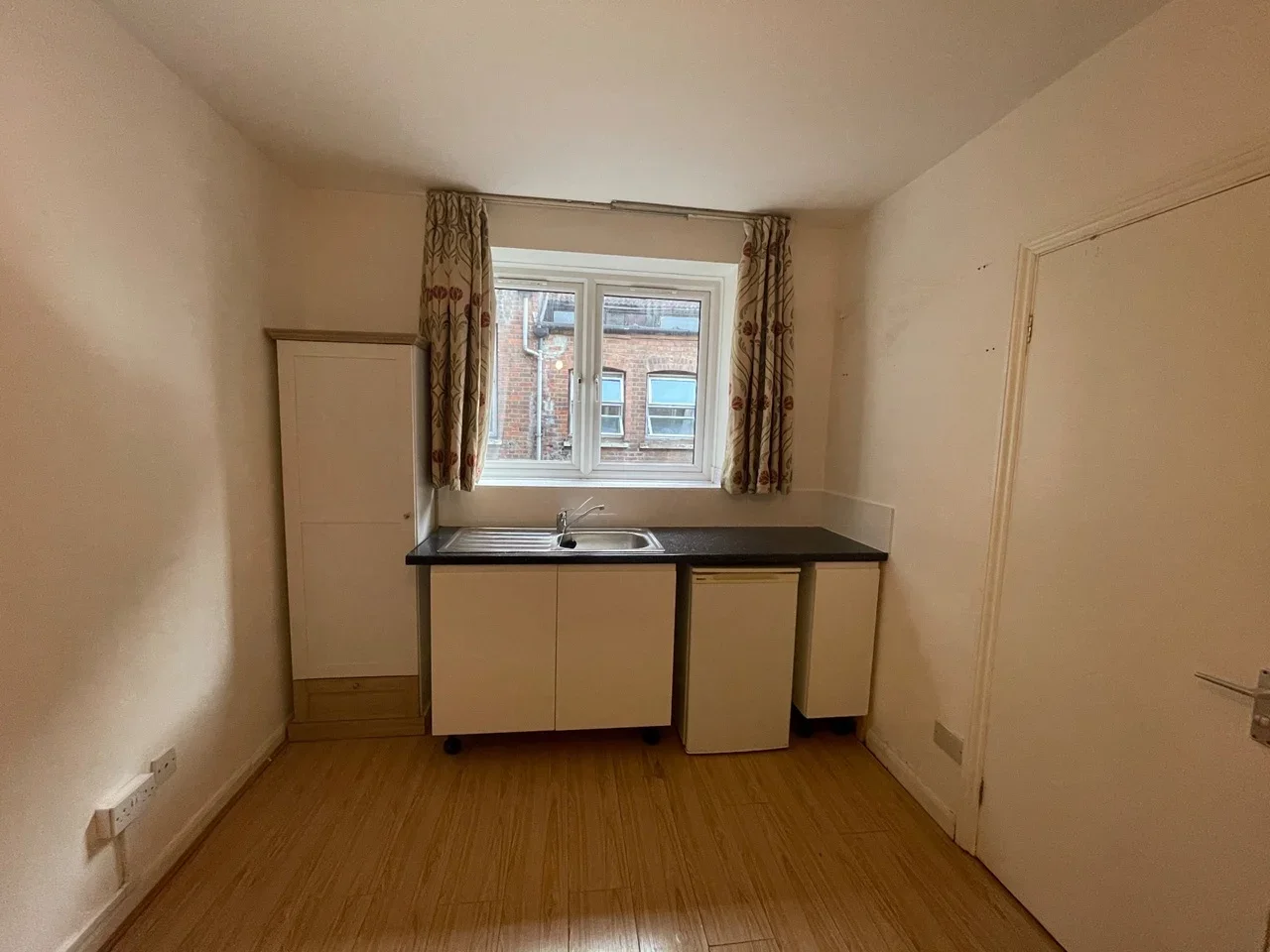 Flat Jackson Road in Greater London