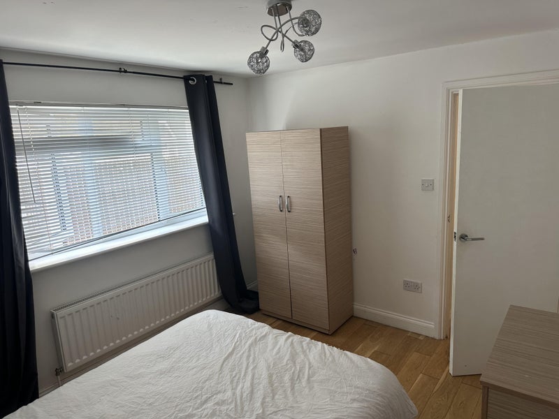 Room Portnall Road in City of Westminster