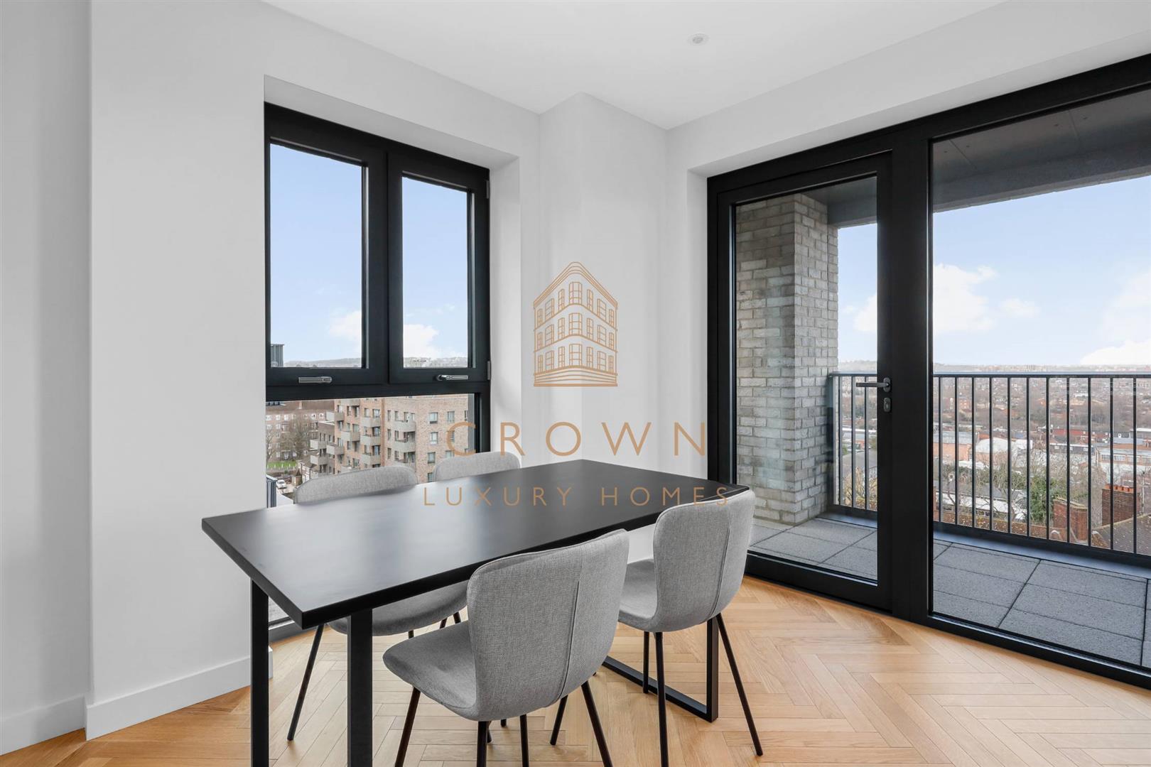 Flat Woodberry Down in Greater London