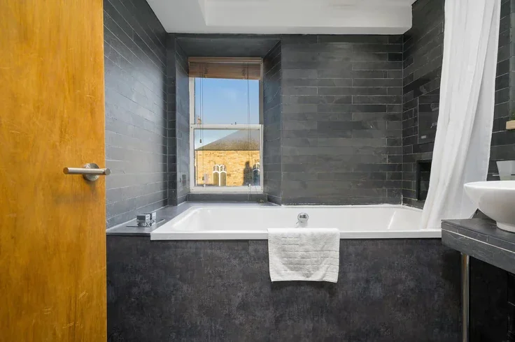 Flat Quarry Close in City of Edinburgh