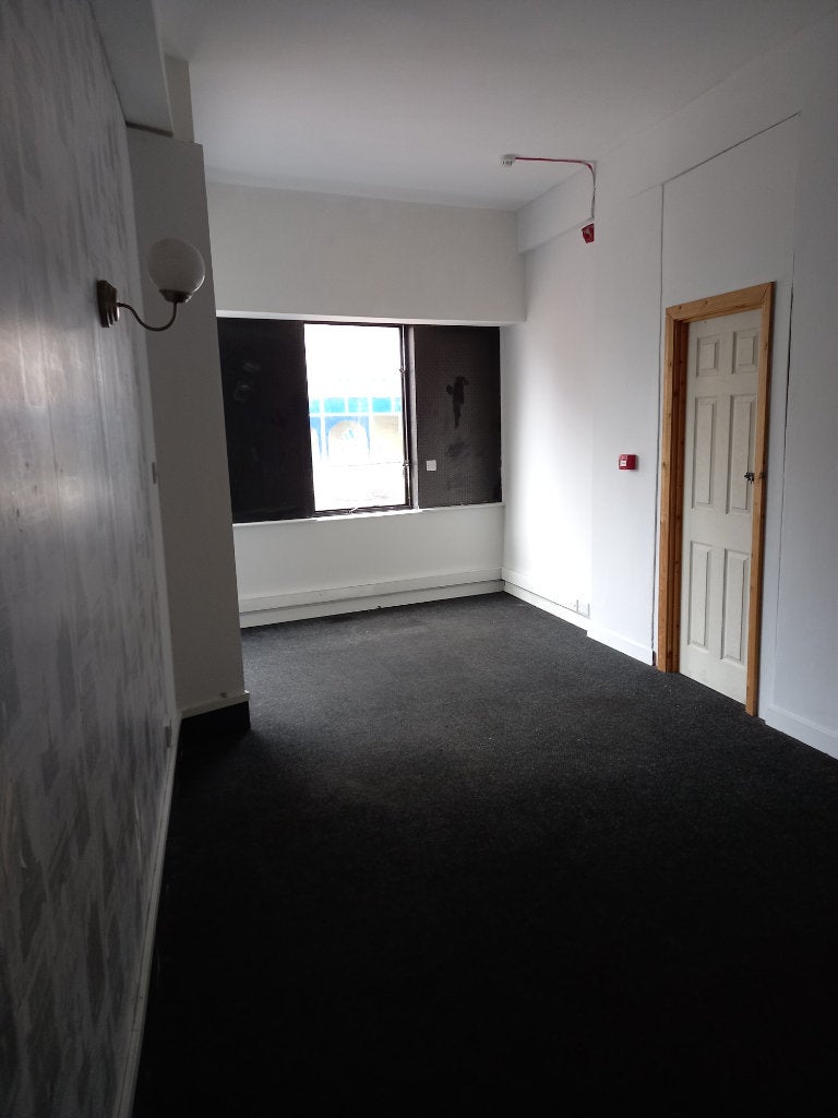 Flat Swan Square in Stoke-on-Trent