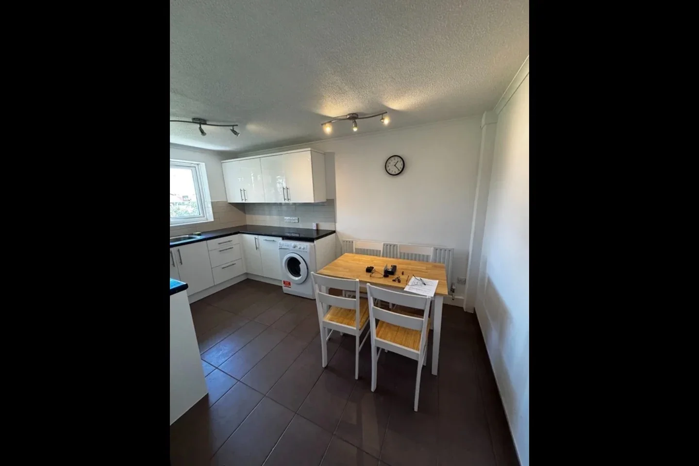 Flat Preston Court in Elmbridge