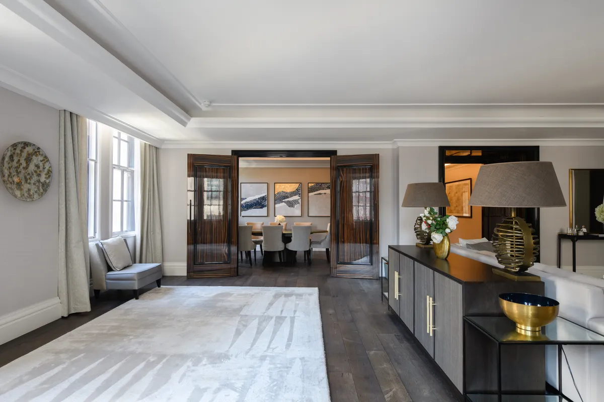 Flat Whitehall in City of Westminster