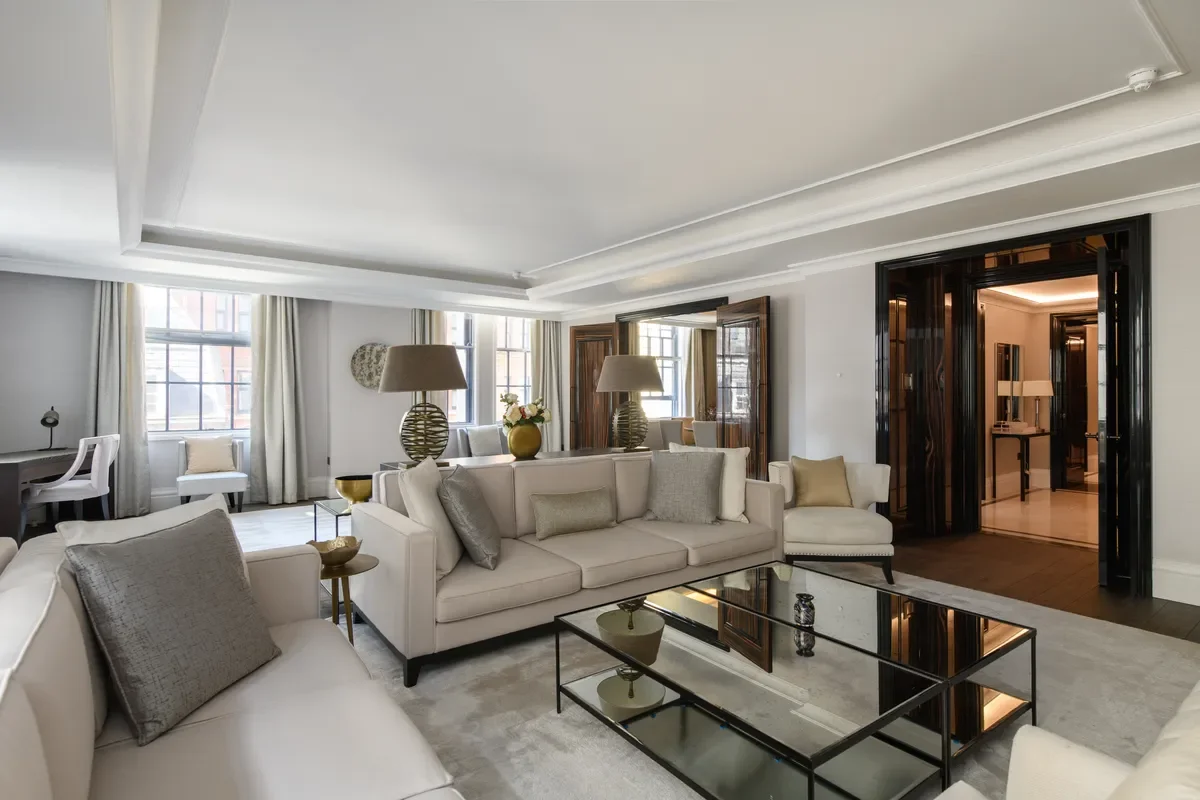 Flat Whitehall in City of Westminster