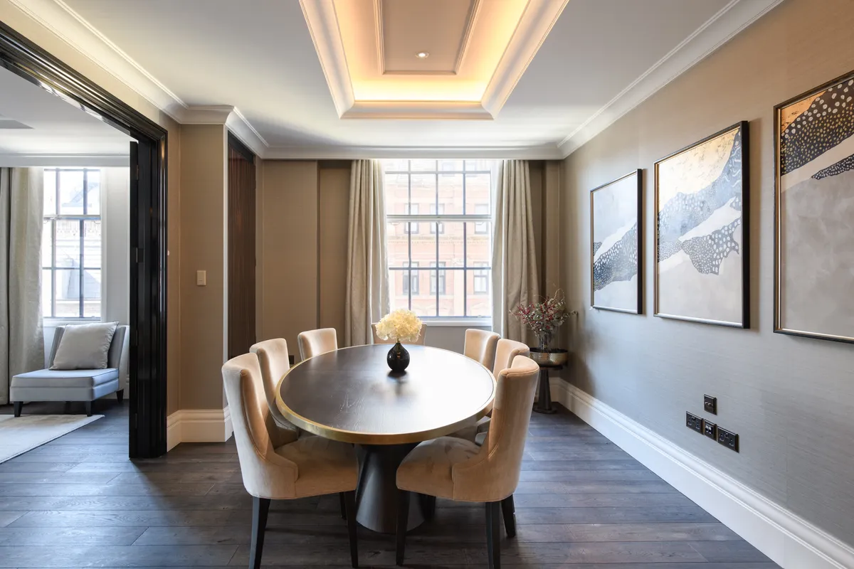 Flat Whitehall in City of Westminster