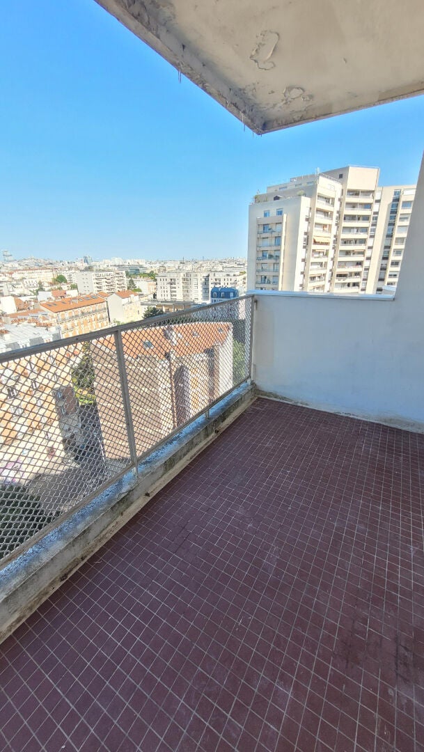 Flat Boulevard de la Paix in Courbevoie
