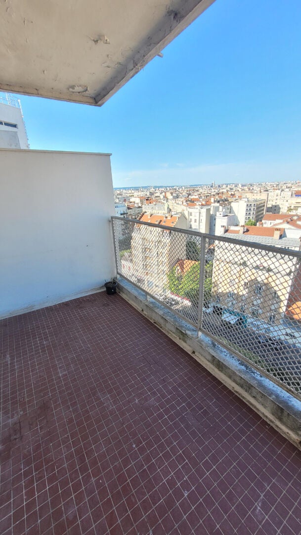 Flat Boulevard de la Paix in Courbevoie